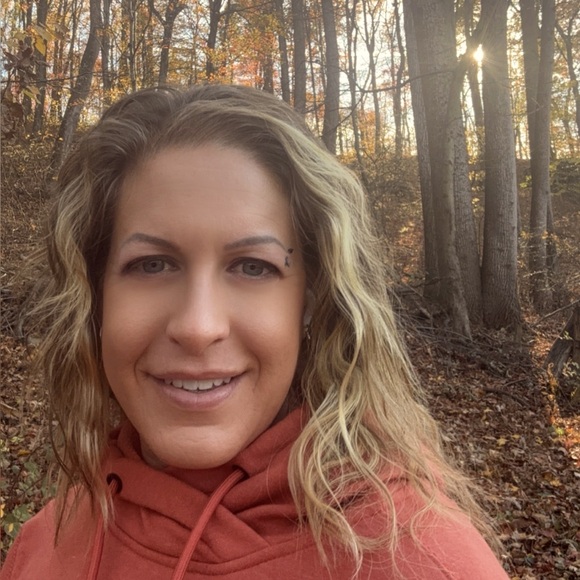 Meet your Posher, Kristin - Picture 1 of 1